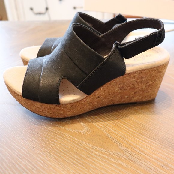 clarks daisy drift wedge sandal